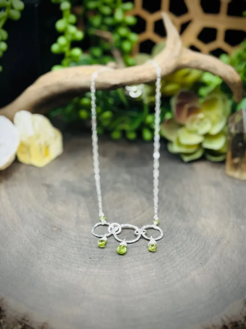 Five Elegant Fine Silver Round with Peridot Choker
