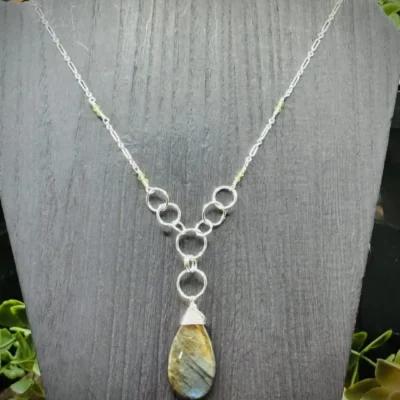 Ten Elegant Fine Silver Round Necklace with Labradorite & Peridot
